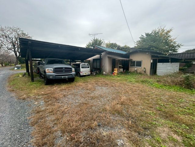 常陸大宮市東野　中古戸建の駐車場