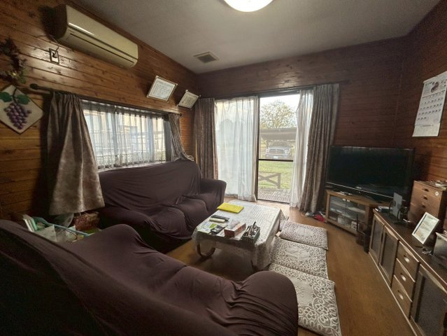 常陸大宮市東野　中古戸建の居間・リビング