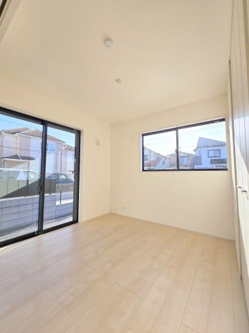 青梅市野上町1丁目全２棟　新築分譲の洋室