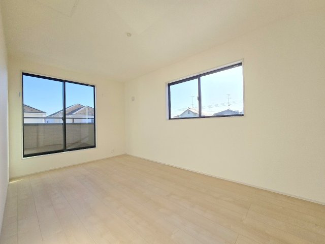 青梅市野上町1丁目全２棟　新築分譲の洋室