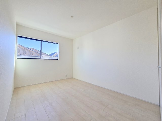 青梅市野上町1丁目全２棟　新築分譲の洋室