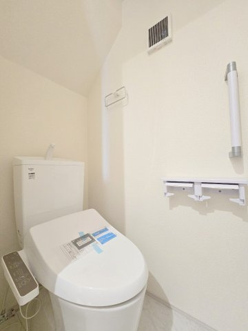 青梅市野上町1丁目全２棟　新築分譲のトイレ