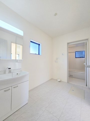 青梅市野上町1丁目全２棟　新築分譲の洗面所