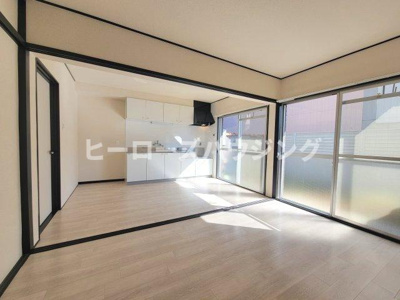 【居間・リビング】 | セントラルコート南桜塚 | ※2025年11月中旬撮影！