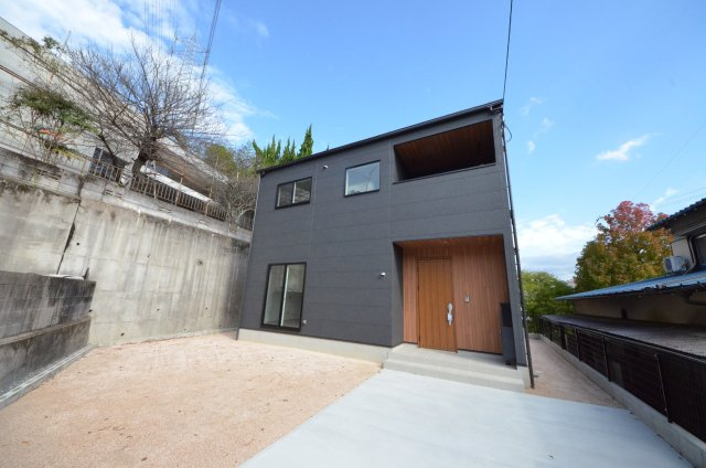 砂走の外観|敷地広々61坪
駐車3台可能です