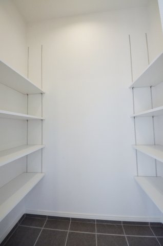 三迫三丁目の収納|玄関に大容量のシューズクローク有