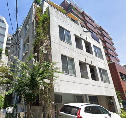 コート女坂(オンナザカ)