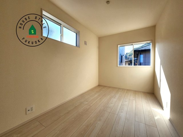 福岡市西区横浜2丁目第1-1棟（1号棟）の子供部屋|穏やかな光が差し込む室内には、穏やかな時間が流れます。