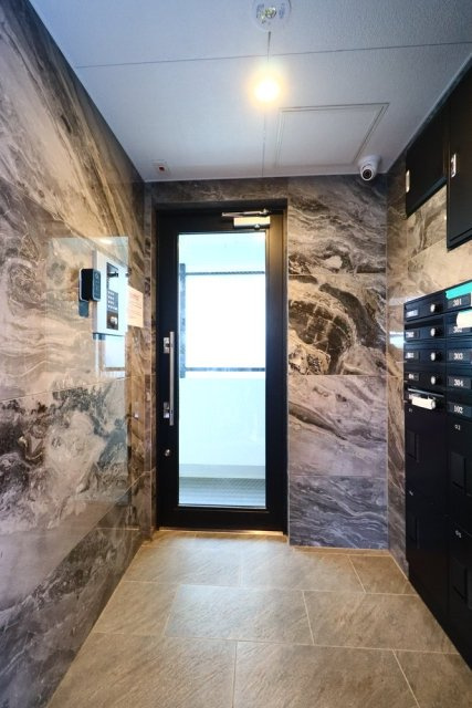 Apartment小石川後楽園のエントランス