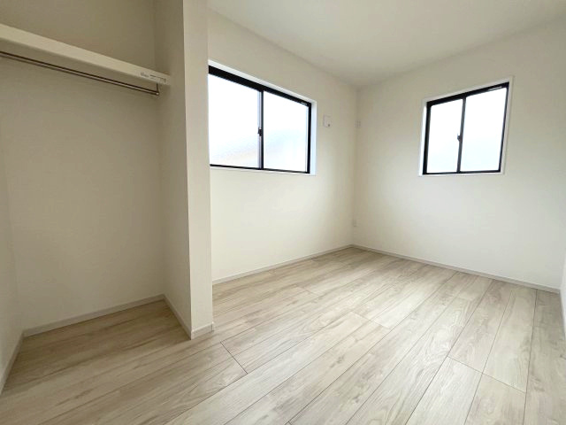 所沢市中富　新築戸建ての洋室|4.9帖の洋室！様々な用途に使えます♪