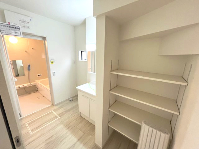 所沢市中富　新築戸建ての洗面所|洗面所は広く、収納豊富です♪