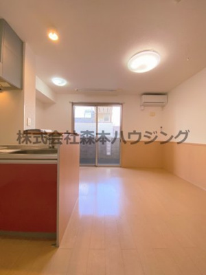 【洋室】 | 　リヴェール香里園 | 広々とした洋室です