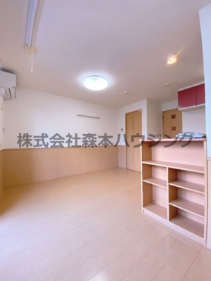 【洋室】 | 　リヴェール香里園 | おしゃれな洋室です