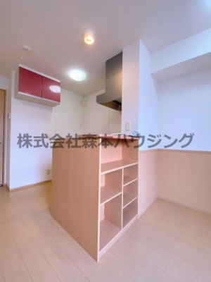 【内装】 | 　リヴェール香里園 | 使いやすいカウンターキッチンです