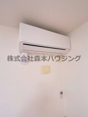 【設備】 | 　リヴェール香里園 | エアコンついてます