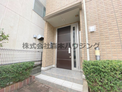 【エントランス】 | 　リヴェール香里園 | ゆとりのあるエントランスです