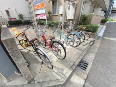 【その他共用部分】 | 　リヴェール香里園 | 駐輪場です