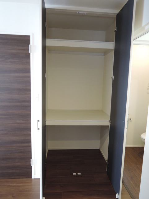 ＡＸＩＳ高田馬場の収納|★キッチン横の収納★