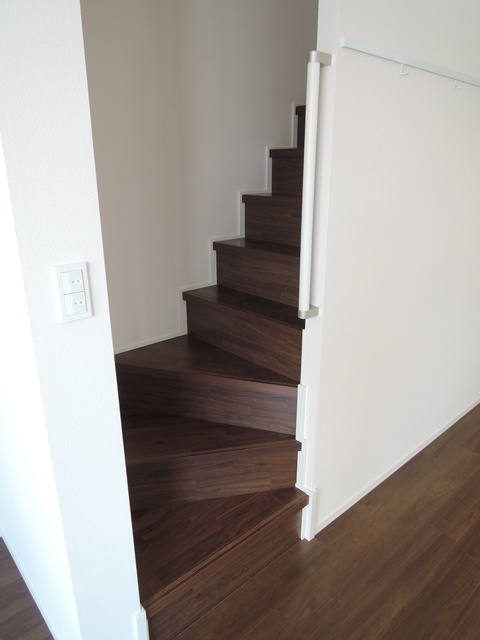 ＡＸＩＳ高田馬場のその他|★３階に上がる階段★