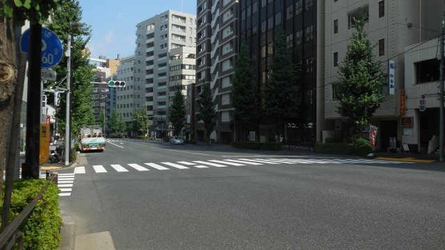 岡ビルの周辺
