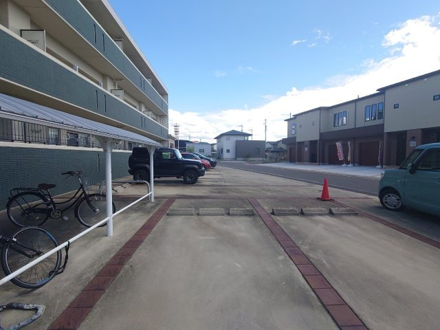 グリーンステージの駐車場