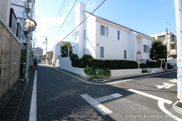 【前面道路含む現地写真】