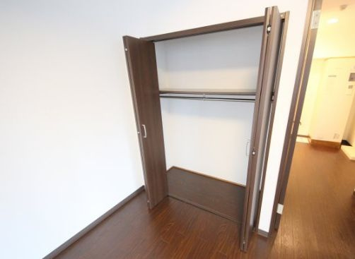 スタシオン梅田イーストの収納|スタシオン梅田イースト　クローゼット