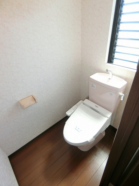 スタシオン梅田イーストのトイレ|スタシオン梅田イースト　温水洗浄便座