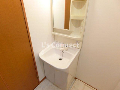 【洗面所】 | グリシーヌ・Ｓ | 朝の支度もスムーズな独立洗面台。