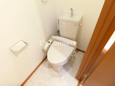 【トイレ】 | グリシーヌ・Ｓ | 温水洗浄便座付きのトイレ。