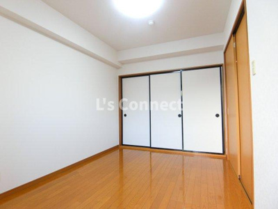 【内装】 | グリシーヌ・Ｓ | 洋室と隣の和室は繋げて使うこともできます。