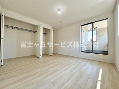 【寝室】 | 静岡市清水区村松原1丁目 4期 新築一戸建て 1号棟 | 落ち着いて過ごせる寝室です