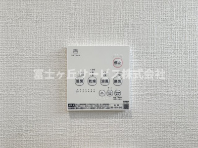 【冷暖房・空調設備】 | 静岡市清水区村松原1丁目 4期 新築一戸建て 1号棟 | 浴室乾燥暖房機がついています