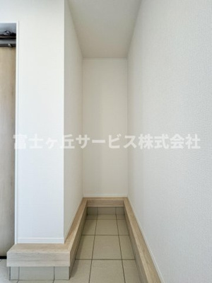 【収納】 | 静岡市清水区村松原1丁目 4期 新築一戸建て 1号棟 | 玄関の土間収納です