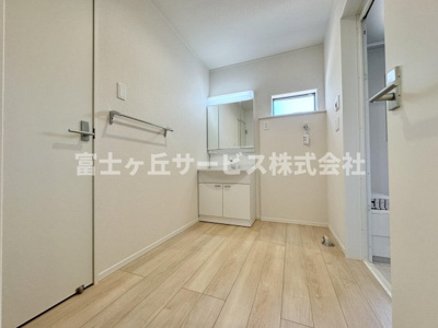 【脱衣所】 | 静岡市清水区村松原1丁目 4期 新築一戸建て 2号棟 | 脱衣場です
