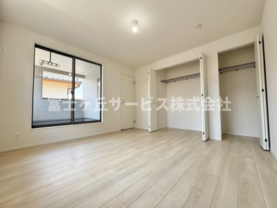 【寝室】 | 静岡市清水区村松原1丁目 4期 新築一戸建て 2号棟 | 落ち着いて過ごせる寝室です