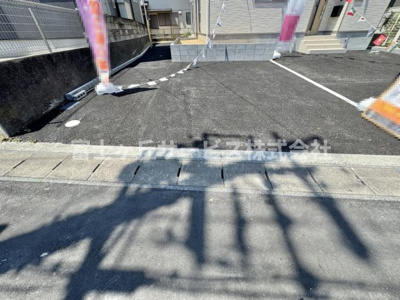 【駐車場】 | 静岡市清水区村松原1丁目 4期 新築一戸建て 2号棟 | 車種により2台駐車可能です