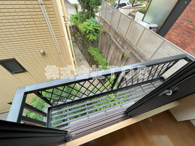 【バルコニー】 | ヴィラシャルマン | フラワーボックス