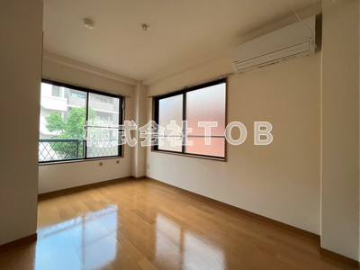 【居間・リビング】 | ヴィラシャルマン | 洋室