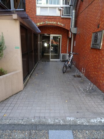 ペガサスマンション本郷のエントランス