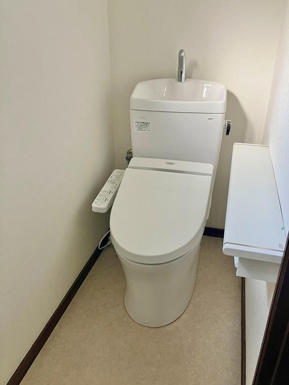 石神井町戸建のトイレ