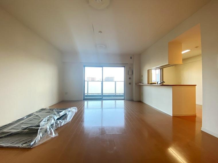 川崎サイトシティⅣ番館の居間・リビング