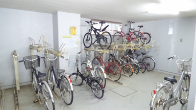 駐輪場は敷地内にあります