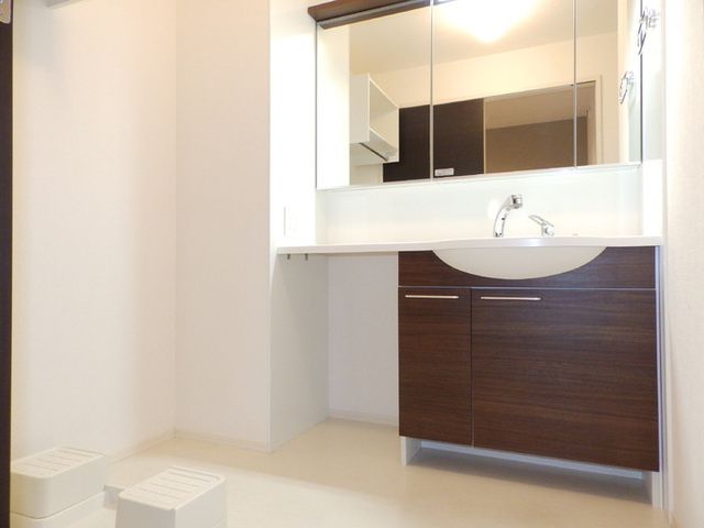 ソレイユ　シャトーの洗面所|洗髪洗面化粧台