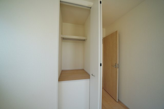 【横浜市瀬谷区瀬谷6丁目18-12全2棟新築戸建て】★仲介手数料無料★（大門小学校・瀬谷中学校）の収納