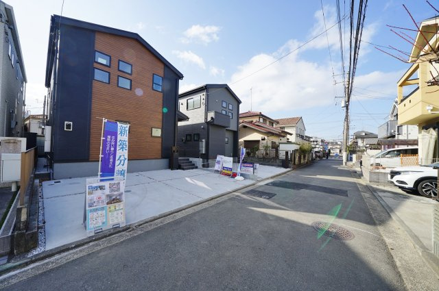 【横浜市瀬谷区瀬谷6丁目18-12全2棟新築戸建て】★仲介手数料無料★（大門小学校・瀬谷中学校）の前面道路含む現地写真