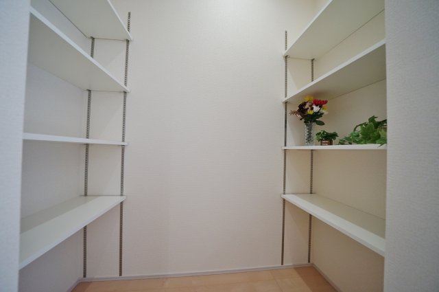 【横浜市瀬谷区瀬谷6丁目18-12全2棟新築戸建て】★仲介手数料無料★（大門小学校・瀬谷中学校）の収納