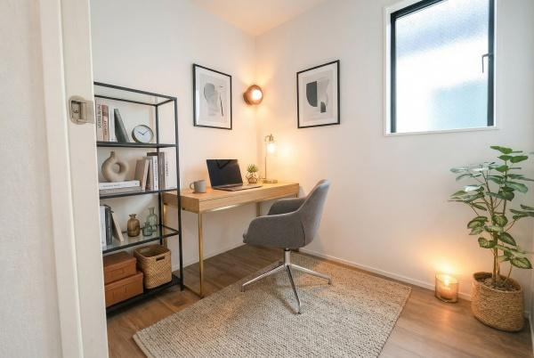 世田谷区喜多見１丁目の新築一戸建の洋室|白とナチュラルの落ち着いたカラーセレクトです