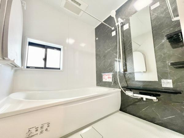 世田谷区喜多見１丁目の新築一戸建の内観：施工例|施工例：一日の疲れを癒す貴重なリラクゼーションスペース。ゆっくりとした時間を過ごせるゆとりあるバスルームです。