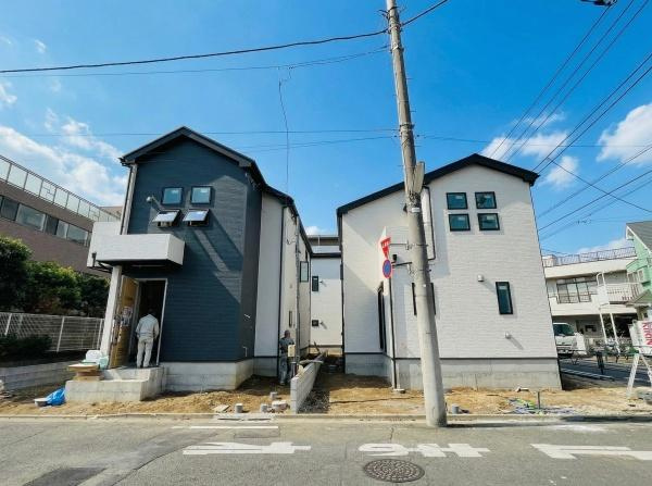 世田谷区喜多見１丁目の新築一戸建の前面道路含む現地写真|現地（2025年11月）撮影